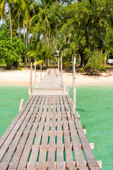 Pier to the island
