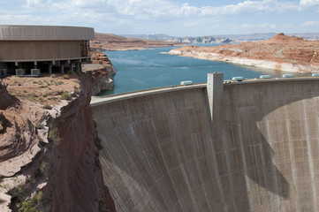 Glen Canyon Dam on Lake Powell Arizona/Utah USA