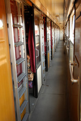 Train wagon corridor - obrazy, fototapety, plakaty