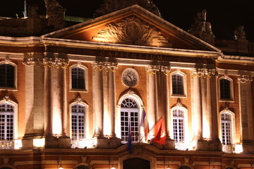 Fototapeta na wymiar Capitole de nuit à Toulouse