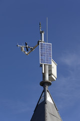 Small solar powered hitech meteo station