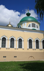 Fototapeta na wymiar Спасо-Преображенский монастырь. Ярославль
