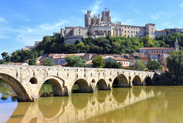 The Old Bridge and Saint Nazaire Cathedral at Beziers