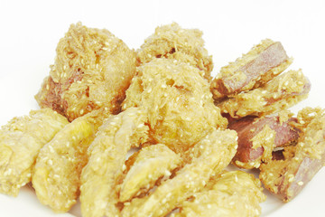 Deep fried sliced banana, sweet potato and jackfruit genus Artoc