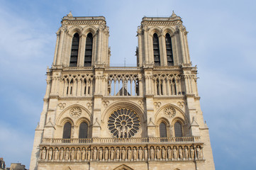 Fototapeta na wymiar Notre Dame de Paris elewacji zachodniej, Paryż, Francja