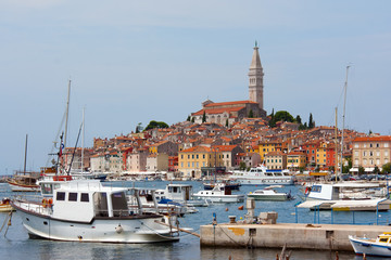 Fototapeta na wymiar Sea port in city of Rovinj