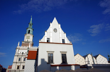 wieża renesansowego ratusza w Poznaniu