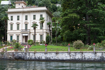 Fototapeta na wymiar Alte Villa am Comer See, Italien