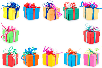Bordure de paquets cadeaux colorés