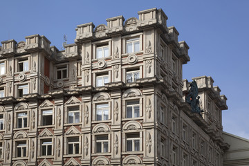 Fototapeta na wymiar luxury building in Budapest