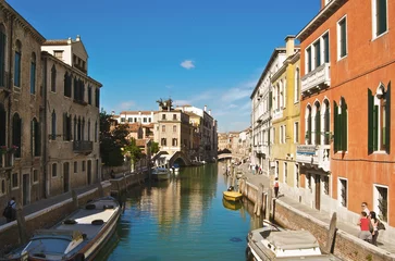 Fotobehang Canal in Venice, Italy © radiojah