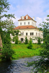 Fototapeta na wymiar Ostrov Weisses Schloss - Ostrov biały pałac 02