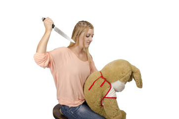 Teeni kills a Teddybear; Junges Mädchen ersticht einen Teddybä