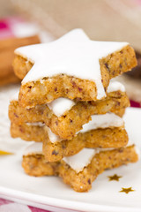 Zimststerne gestapelt