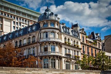 Fototapeta premium Typical french architecture facades, Paris