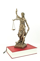 Justitia mit Gesetzbuch