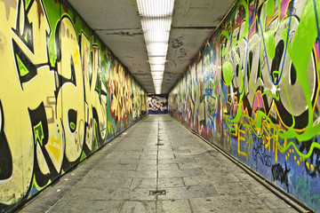 Arte urbano en paso subterraneo