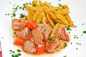 Kalbsragout mit Spätzle