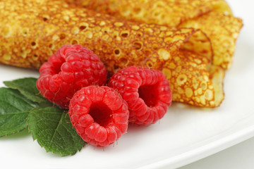 Pancakes with raspberries