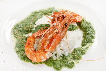 The big grilles shrimps with rice