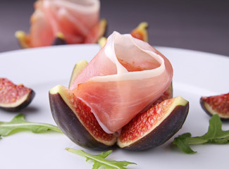 jambon cru et figues fraiches