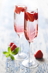 strawberry champagne cocktail