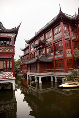 Fototapeta premium Old Shanghai Buildings Yuyuan Garden Reflections China