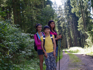 happy kids hiking trip