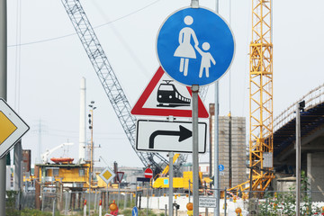 Baustelle Chaos Verkehrsschilder