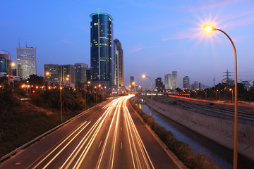 Fototapeta na wymiar Wieczorem widok na Tel Aviv, Izrael.