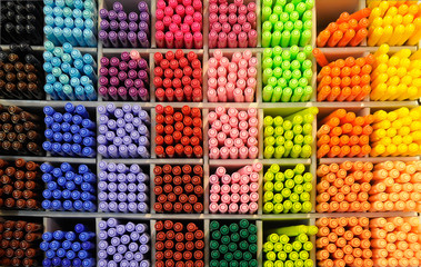Lots of Assorted Colors Marker Pens