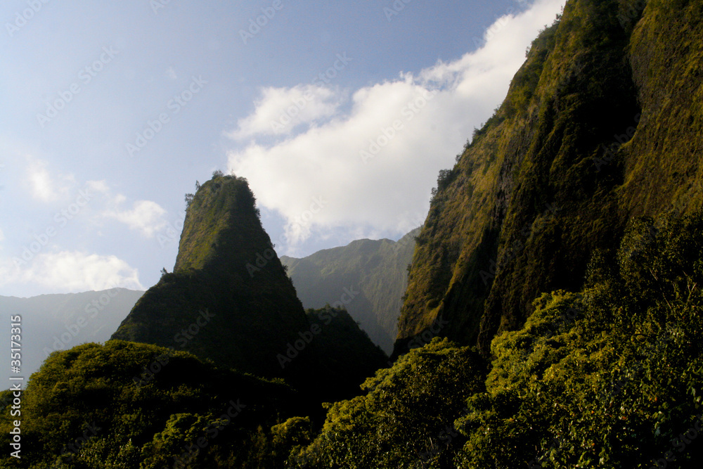 Wall mural maui mountains 2