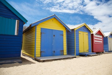 Fototapeta na wymiar Kolorowe plaży domków