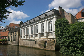 Fototapeta na wymiar canal in Bruges