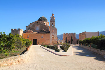 Fototapeta na wymiar Pani Hiszpania Valldigna SIMAT klasztoru