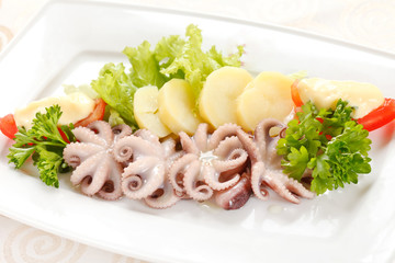 octopus with potatoes
