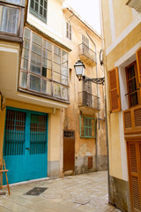 Fototapeta na wymiar Palma de Mallorca starego miasta Barrio Calatrava ulica