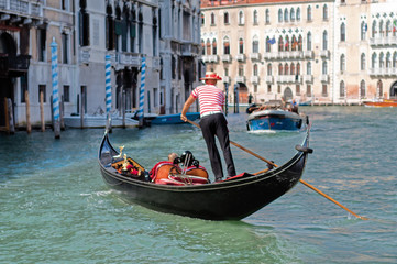 Gondolier Venise - obrazy, fototapety, plakaty