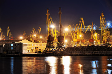 Fototapeta premium night view of the industrial port