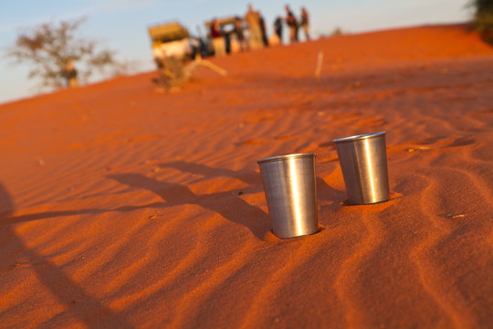 Sundowner Drink in der Wüste