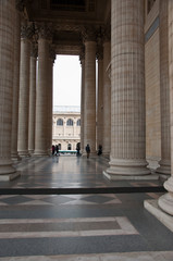 entrée du panthéon à Paris