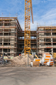 Baustelle mit Kran