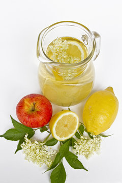 Holunderlimonade