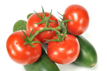 légumes du jardin,tomates,concombres.