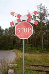 Znak "Stop",przejazd kolejowy