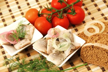 Brot , Tomaten , Fischhappen