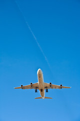 aircraft in landing approach