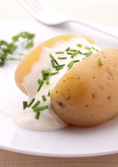 baked potato with cream