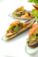Mussels white plate
