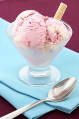stawberry and vanilla ice cream